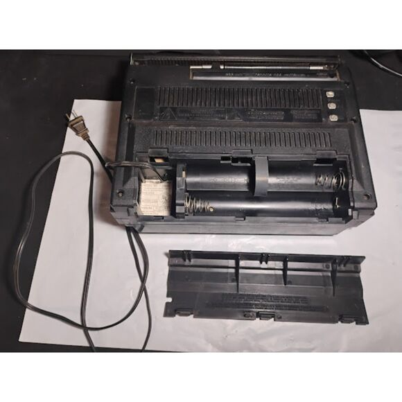 General Electric AM/FM Radio 7-2885F (Static When You Adjust Volume) - Picture 8 of 11